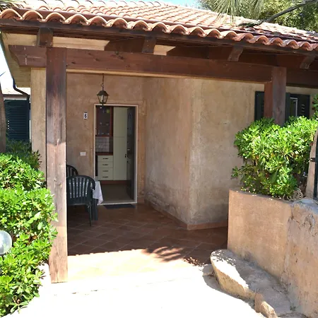 Residenza La Vigna アパートホテル