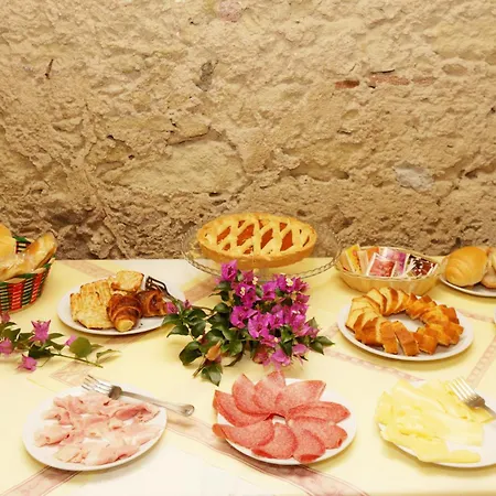 アパートホテル Residenza La Vigna 4*