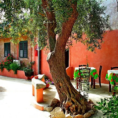 Residenza La Vigna Aparthotel 3*