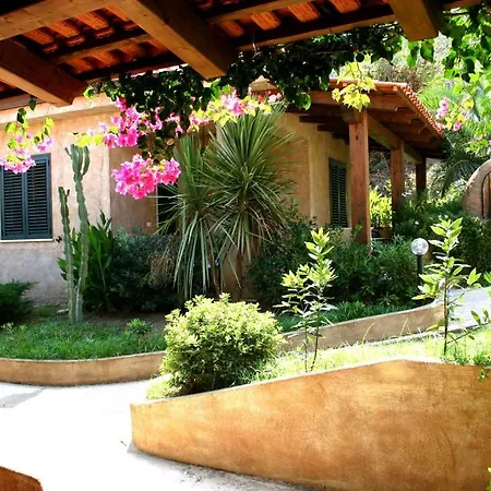 Residenza La Vigna Apartmanhotel 4*